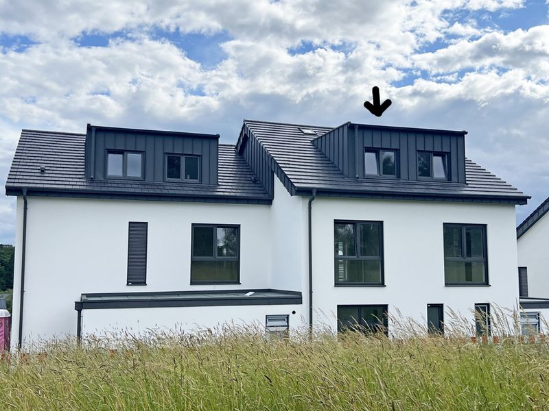 PLATZ FÜR DIE GROßE FAMILIE!
DHH mit Einliegerwohnung